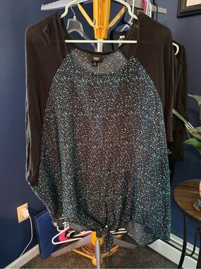 Mossimo Supply Co. Black Blouse with Teal Speckle Tie-Hem